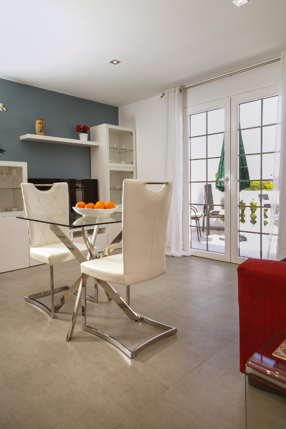 Bright dining area at Loma Verde holiday apartment in Puerto del Carmen, Lanzarote