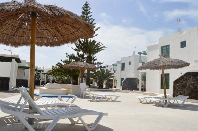 Sun loungers and solarium area at San Fermín complex in Lanzarote